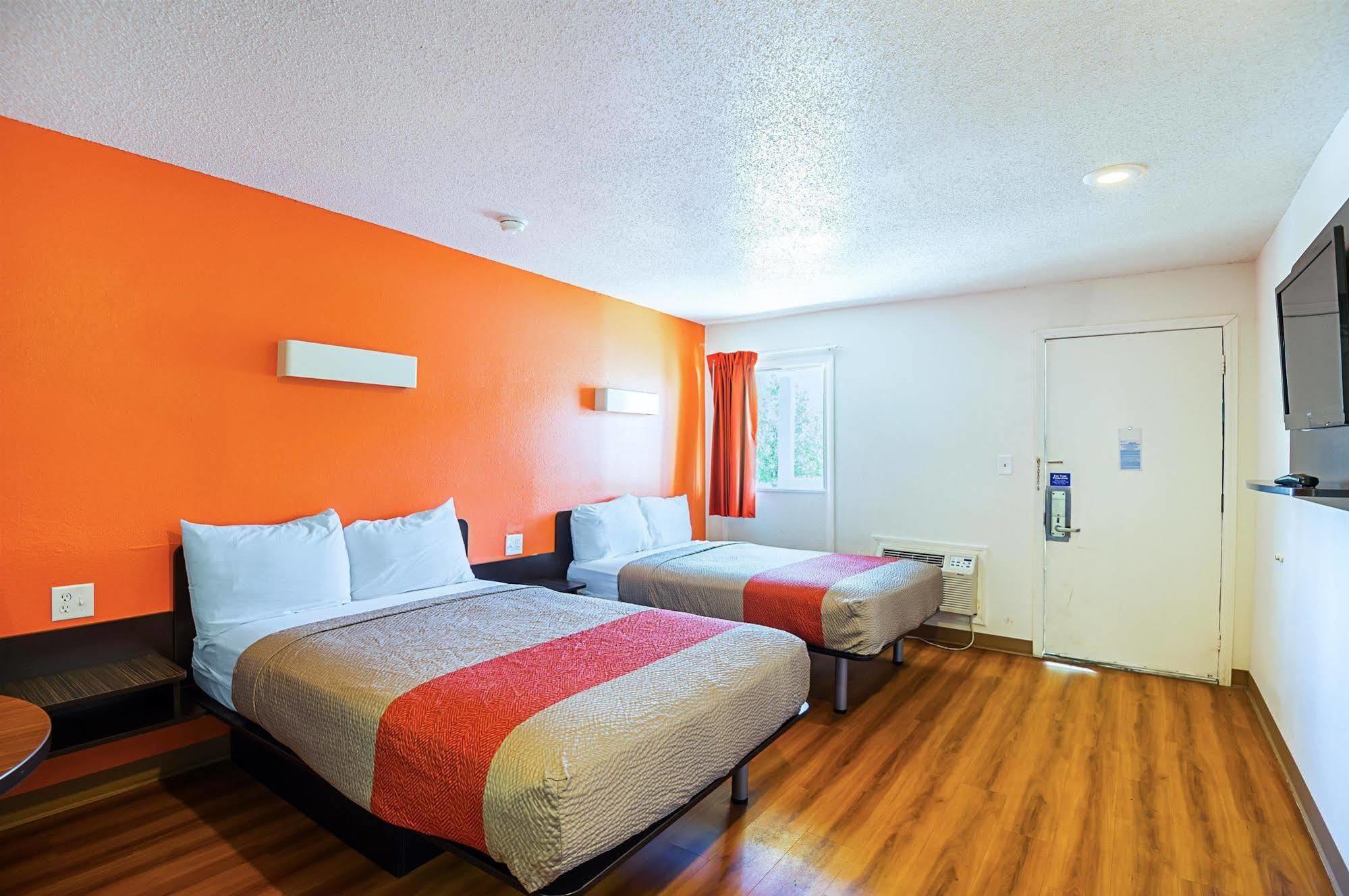 Motel 6-Blue Springs, Mo Exterior photo